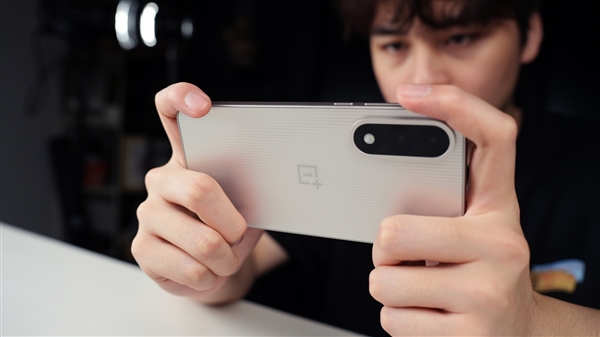 一加Ace 5至尊版实测:宿舍抢网神器实至名归