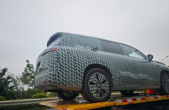 挑战30万级市场！零跑D系列新车型曝光：年底有望亮相