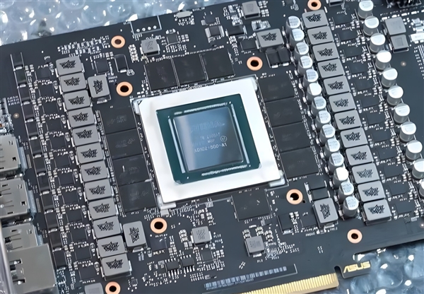 显卡/主板PCB颜色越深性能越强吗:一文读懂