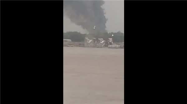 印度机场其他飞机上旅客放视频:眼睁睁看着波音787坠机 242人遇难
