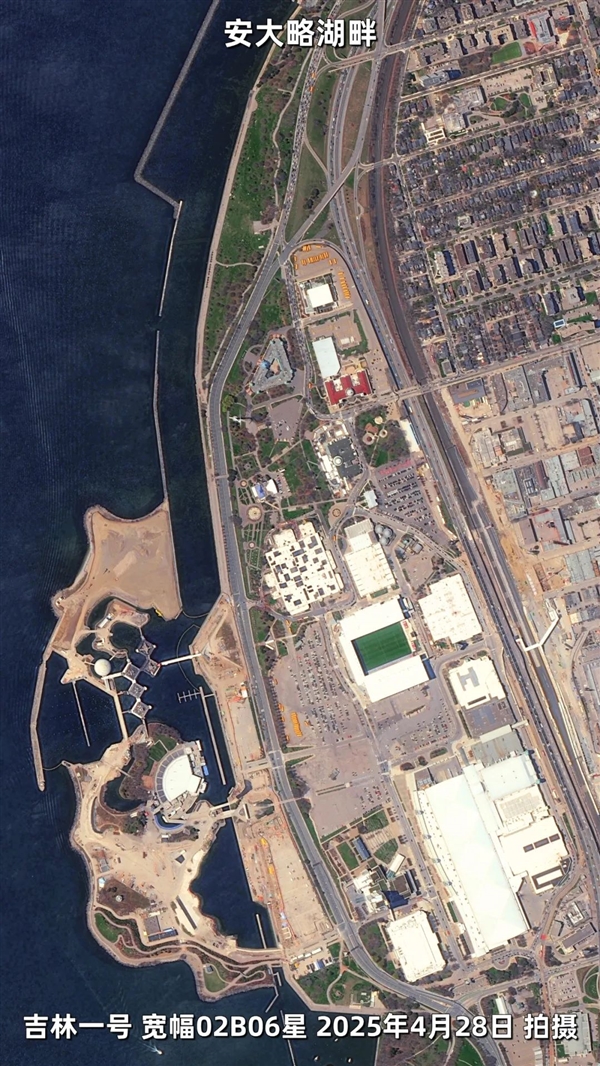 卫星俯瞰加拿大多伦多:好一副都市画卷