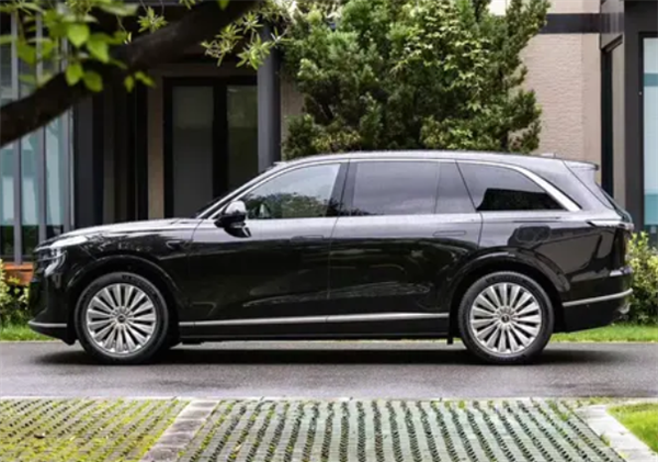 气场竟不输BBA!乐道L90黑色涂装实车曝光