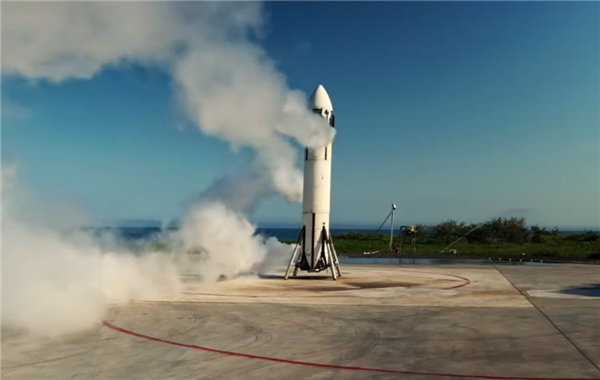 本田完成可回收火箭试飞:起飞300米后降落 落地误差仅为37厘米