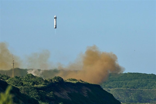 本田完成可回收火箭试飞:起飞300米后降落 落地误差仅为37厘米