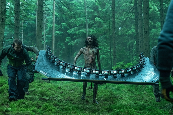 iPhone 15系列拍摄!经典丧尸片续作《惊变28年》上映