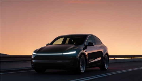 特斯拉Robotaxi体验视频公布:后排乘客一键启航 全程丝滑