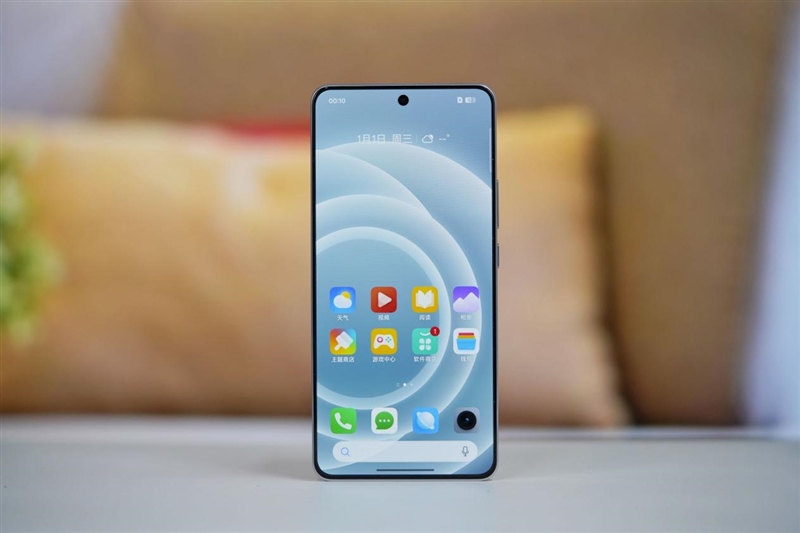 透明机甲战士真我Neo7 Turbo全面评测：2K档的性能颜值双料王