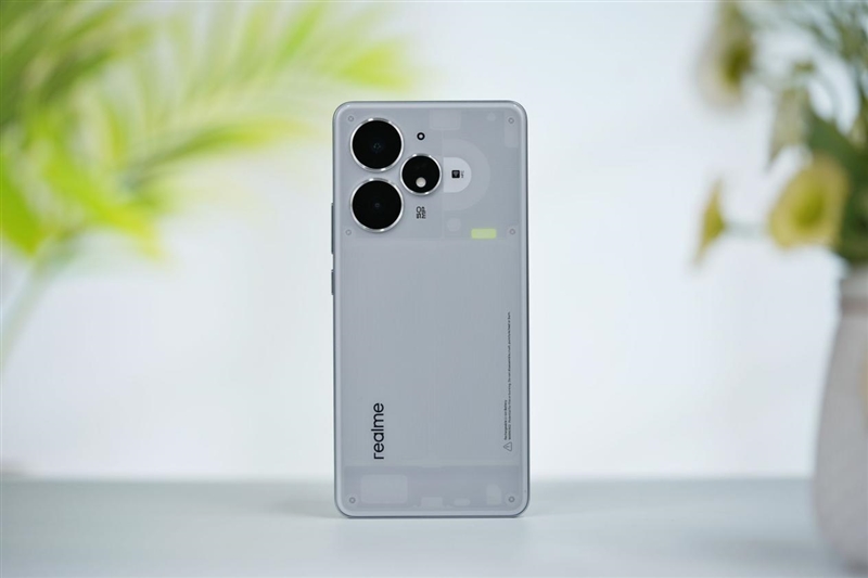 透明机甲战士真我Neo7 Turbo全面评测：2K档的性能颜值双料王