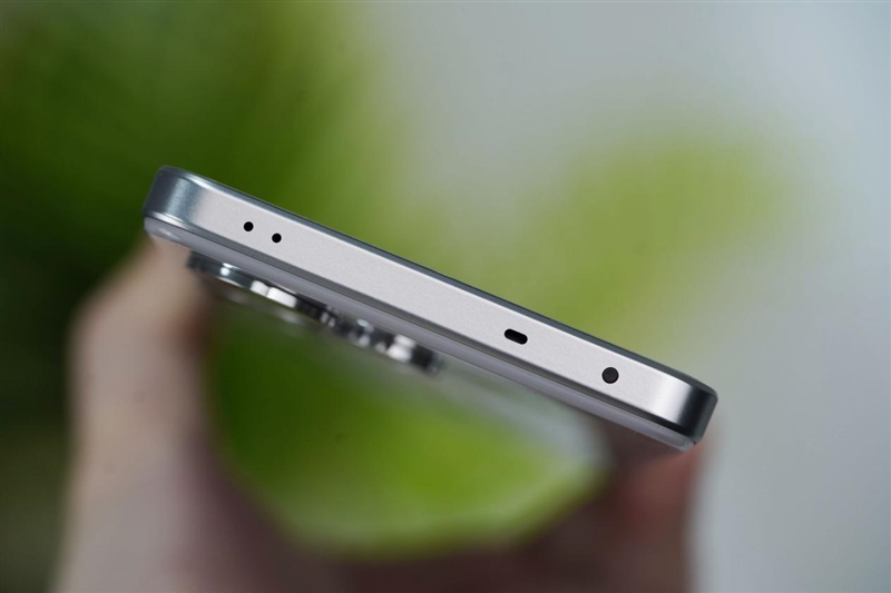 透明机甲战士真我Neo7 Turbo全面评测：2K档的性能颜值双料王