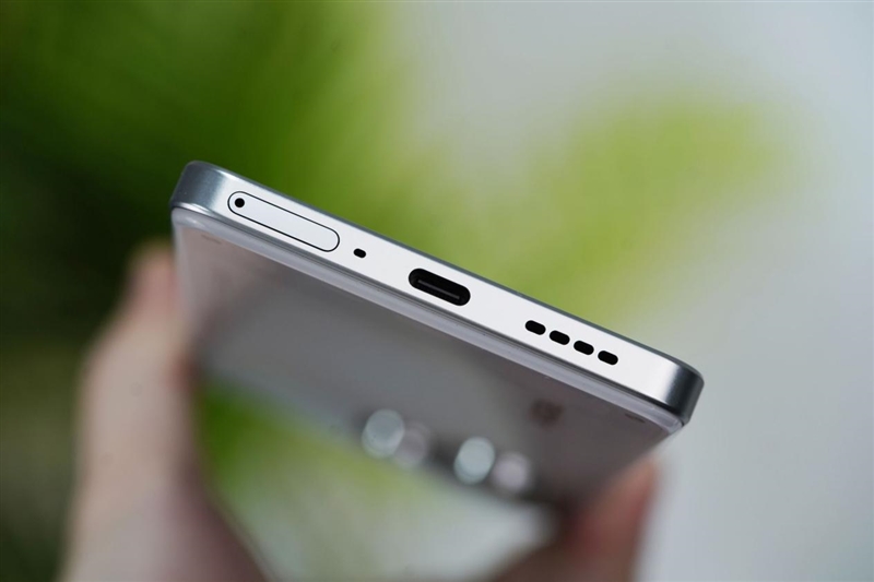 透明机甲战士真我Neo7 Turbo全面评测：2K档的性能颜值双料王