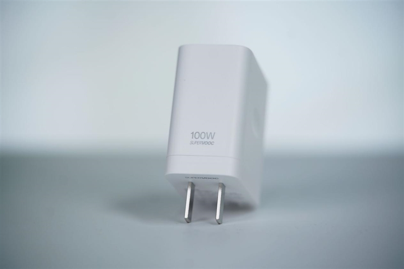 透明机甲战士真我Neo7 Turbo全面评测：2K档的性能颜值双料王