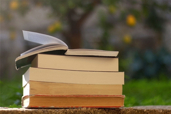 女生高考总分超600分：放榜时在酒楼端盘子