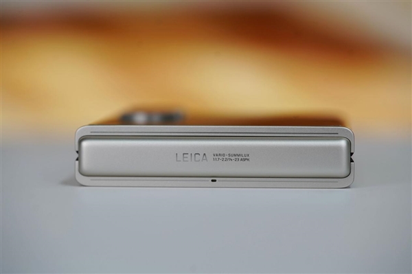 满配旗舰小折叠屏！小米MIX Flip 2图赏