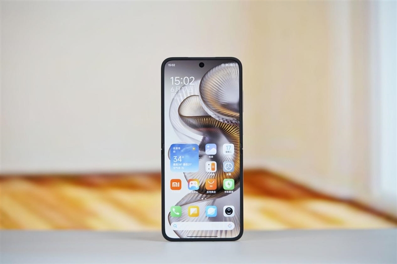 游戏不发烫、内屏无折痕！小米MIX Flip 2评测：行业唯一的满配旗舰小折叠