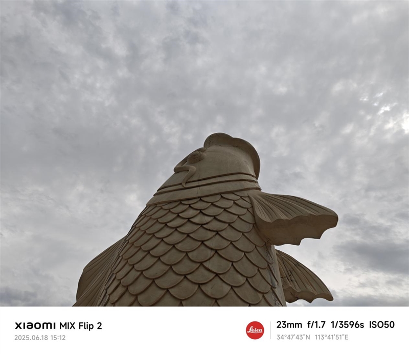 游戏不发烫、内屏无折痕！小米MIX Flip 2评测：行业唯一的满配旗舰小折叠