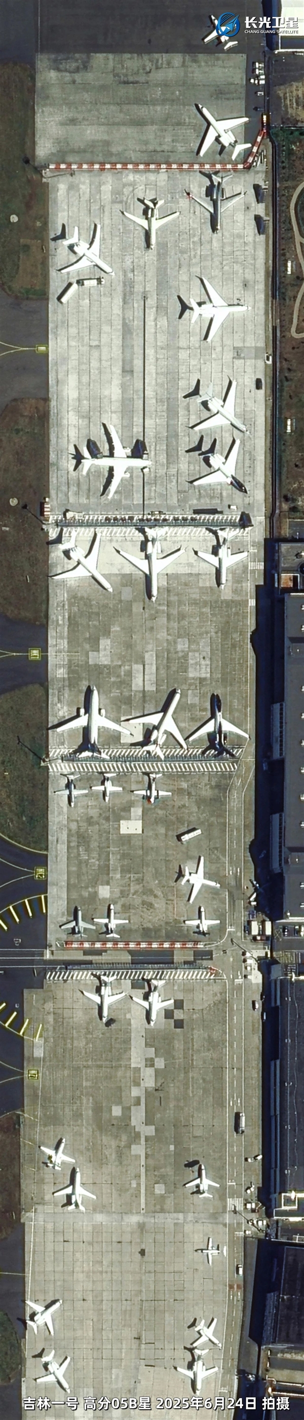 卫星视角看2025巴黎航展:歼10-CE、阵风巧合面对面