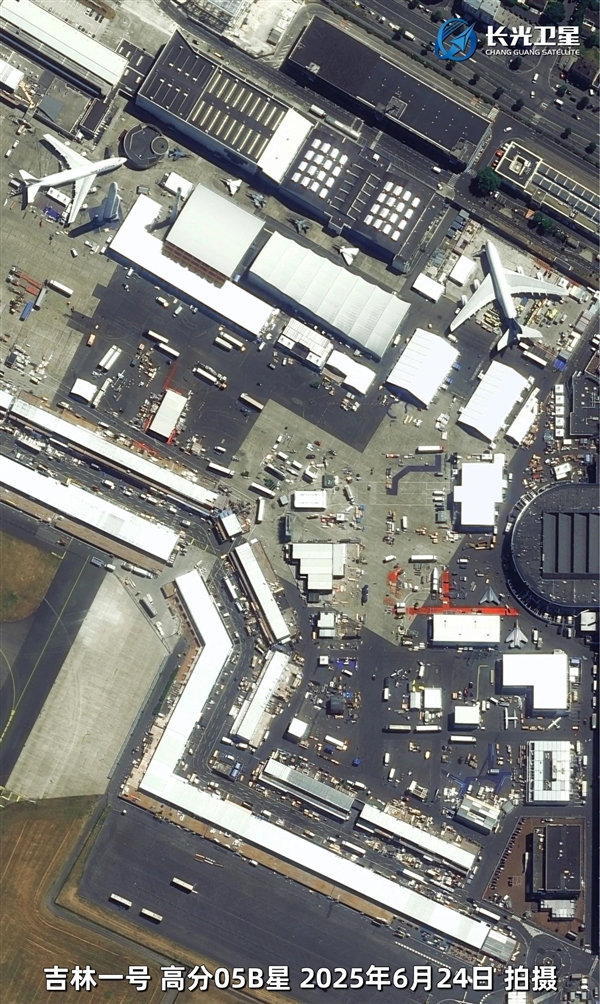 卫星视角看2025巴黎航展:歼10-CE、阵风巧合面对面