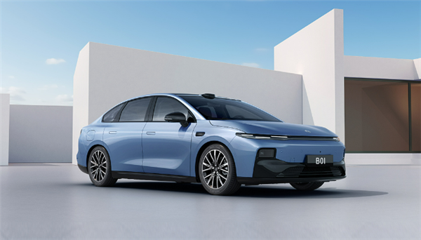 10.58万起 零跑B01纯电轿车开售：原生后驱、起步550公里