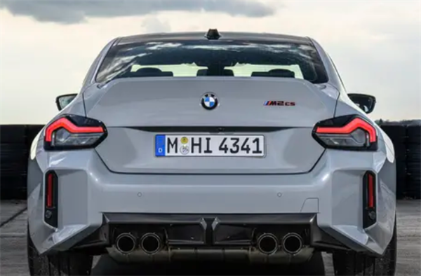 史上最强版本！全新宝马M2CS即将亮相：小小车身内含530马力