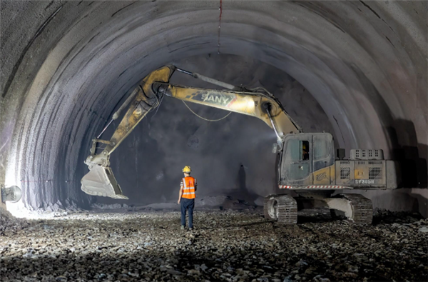 全长16.8公里！渝昆高铁全线最长单洞双线隧道贯通
