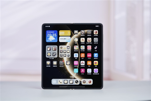 史上最轻薄的大折叠！荣耀Magic V5图赏