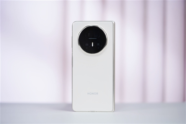 史上最轻薄的大折叠！荣耀Magic V5图赏