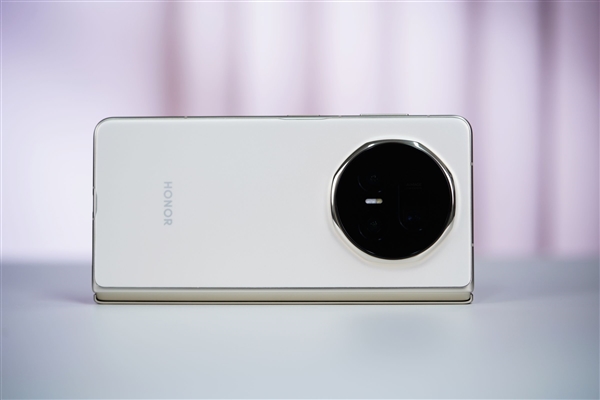 史上最轻薄的大折叠！荣耀Magic V5图赏