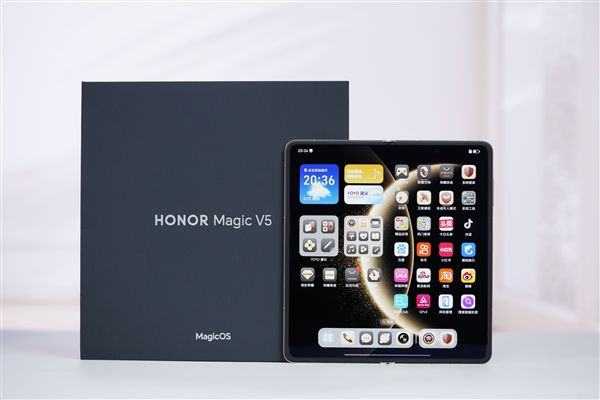 史上最轻薄的大折叠！荣耀Magic V5图赏