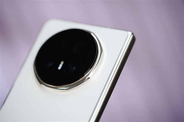 史上最轻薄的大折叠！荣耀Magic V5图赏