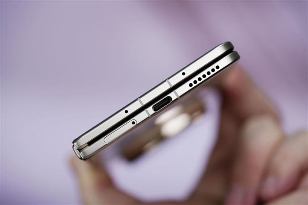 史上最轻薄的大折叠！荣耀Magic V5图赏