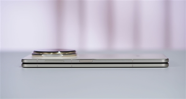 史上最轻薄的大折叠！荣耀Magic V5图赏