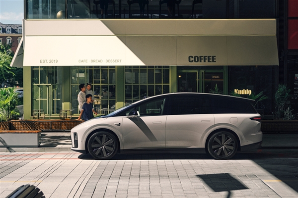 再次定义纯电SUV!李想回应理想i8造型像MPV
