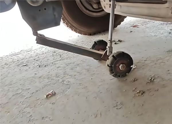 货车司机上高速过磅装飞机轮作弊 89吨车秒变36吨