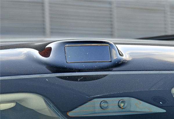 依赖辅助驾驶致1人死亡4车损坏 官方解释为何不起诉车主