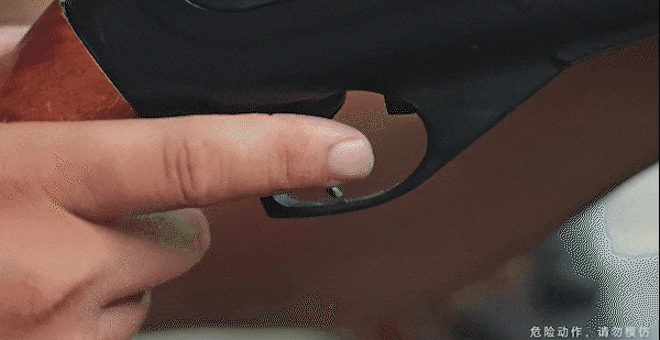 荣耀X70首销连续3天全品牌全机型销量第一 能抗193吨碾压还能挡子弹