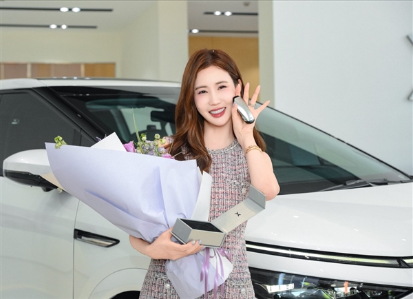 韩国氧气美女李多海喜提小鹏X9:还特意要去考中国驾照