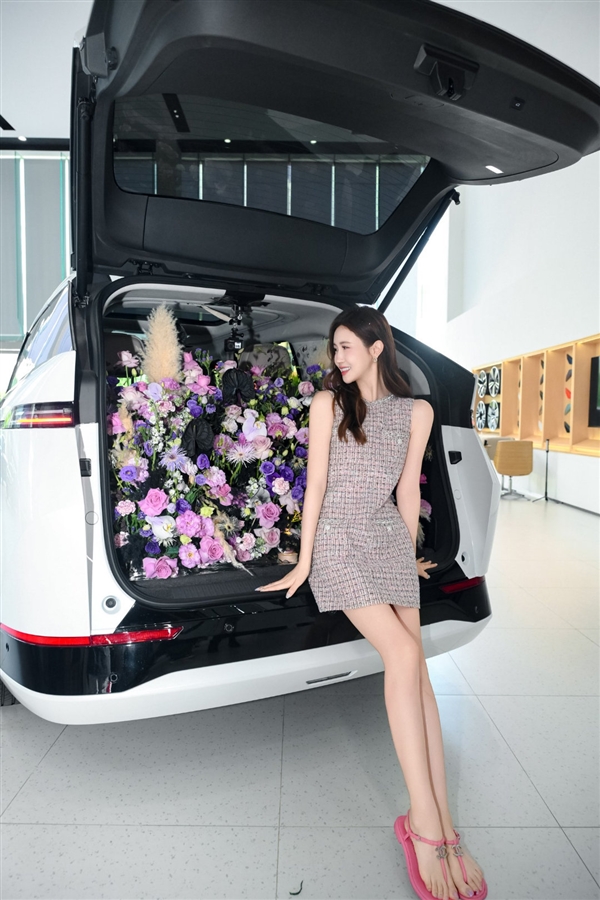 韩国氧气美女李多海喜提小鹏X9:还特意要去考中国驾照