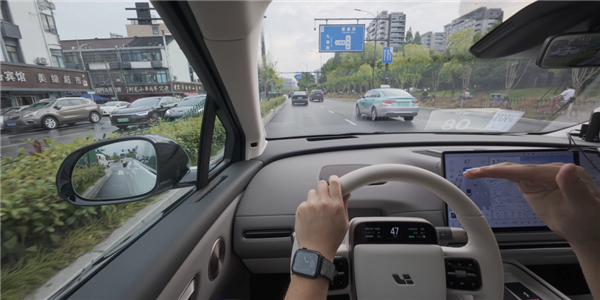 纯电的理想i8和增程一个价 但32.18万未必是个好价格