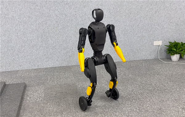 “稚晖君”出新作灵犀X2-N机器人:双轮秒变双足 咋踹都不倒