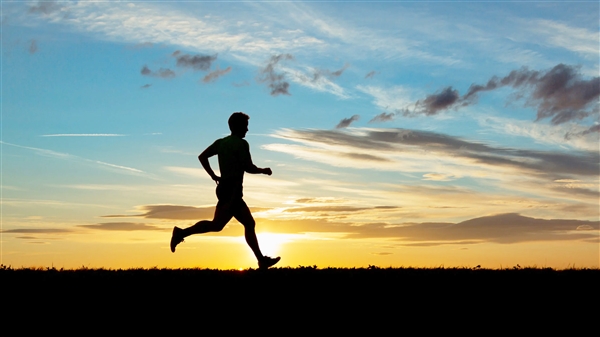 三高老人被女婿爆改成腹肌大爷：瘦了46斤