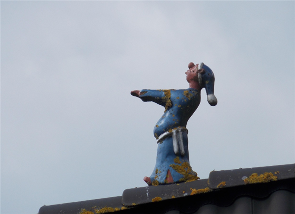 20岁小伙梦游从3楼坠落致多处骨折 醒来时在空中 本人发声:梦中被人追