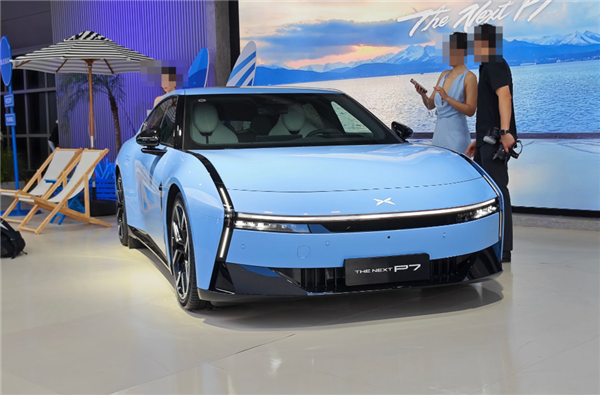 赛道超越小米SU7 Max!全新纯电轿跑小鹏P7上市:21.98万起