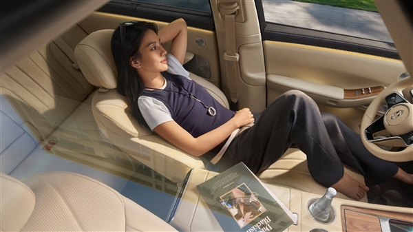 全车六盏小蓝灯 全新问界M7发布即搭载华为ADS 4