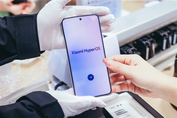 澎湃OS 3成了!卢伟冰请小米软件部同事吃东来顺