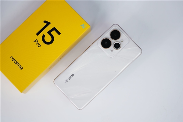 每台都独一无二!真我15 Pro图赏