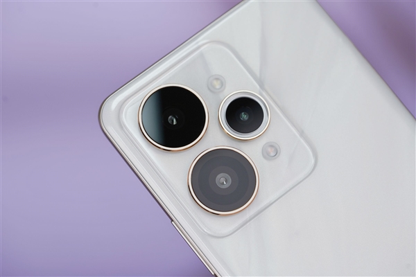 每台都独一无二!真我15 Pro图赏