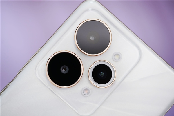 每台都独一无二!真我15 Pro图赏