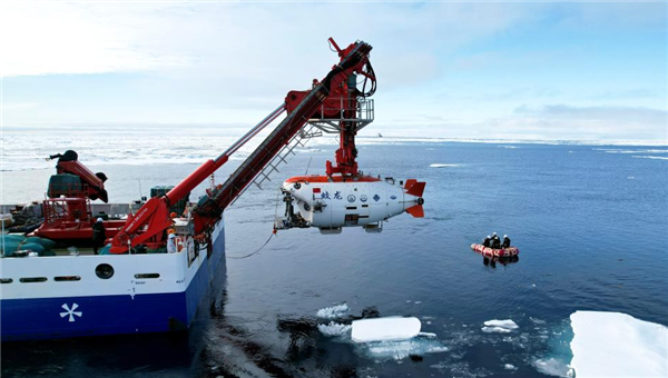 创纪录！“蛟龙”号在北极成功完成10余次载人深潜