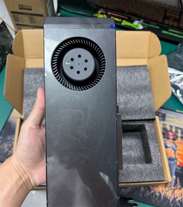 32GB大显存RTX 4080 SUPER现身：要价9200元