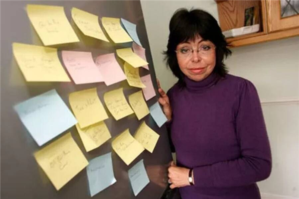 两次车祸后女子患罕见失忆症：记忆会自动清除 每次醒来都是1994年！